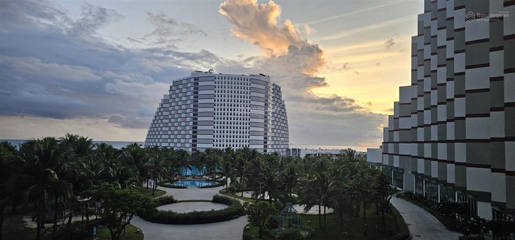 Căn hộ khách sạn mặt biển trong khuôn viên của resort 5 sao bán lại giá hợp lý cho mọi nhà