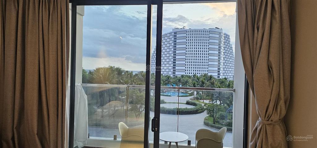 Căn hộ khách sạn mặt biển trong khuôn viên của resort 5 sao bán lại giá hợp lý cho mọi nhà