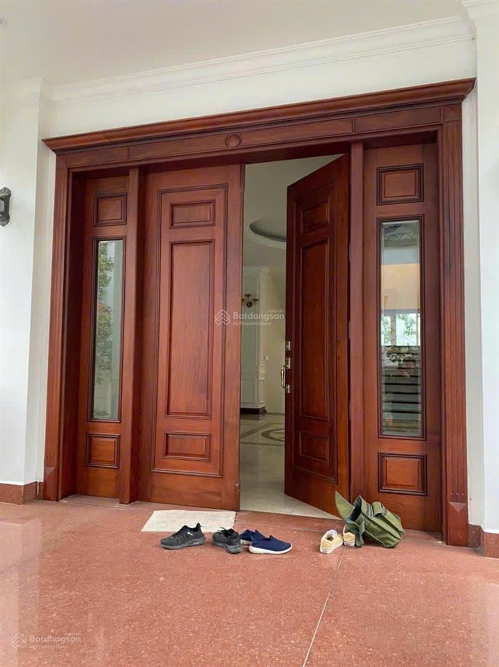 Chủ nhà gửi bán biệt thự bằng lăng diện tích 600 m2  vinhomes riverside long biên hà nội