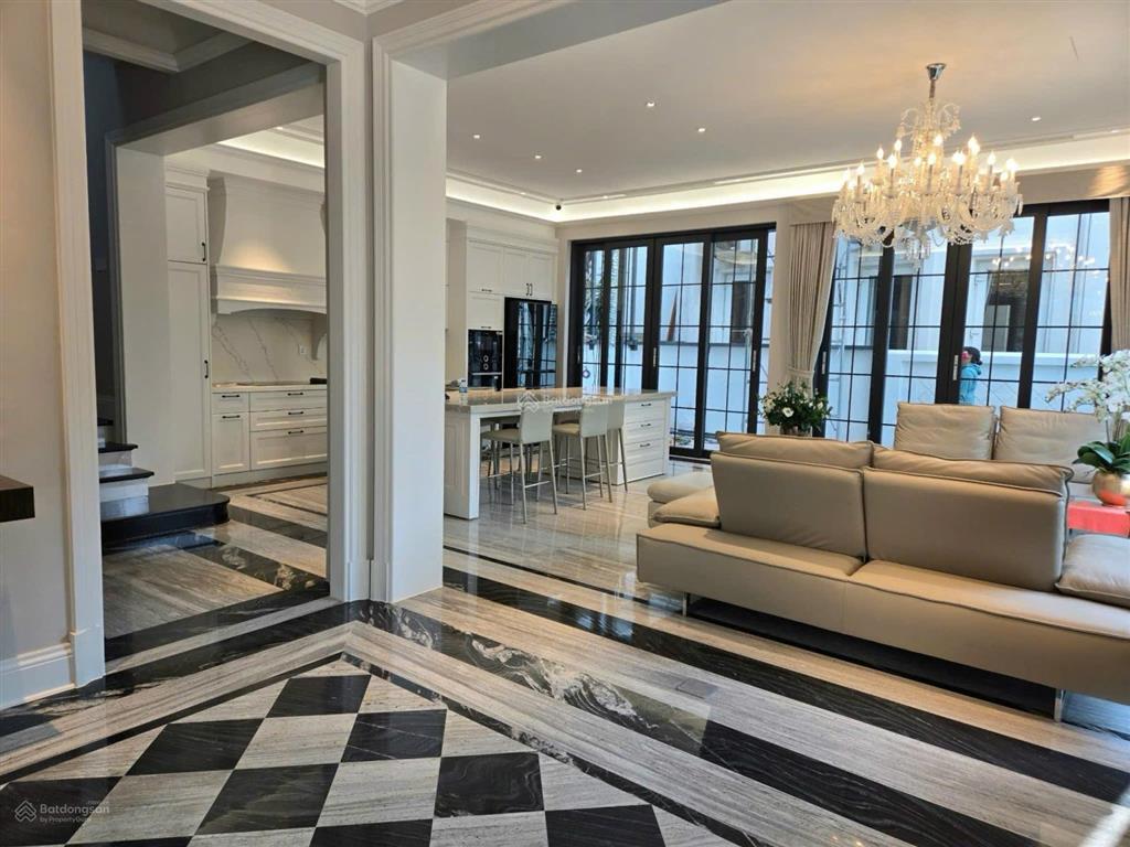 Bán bt phượng vinhomes riverside, full nội thất cao cấp mới 100% nhận nhà về ở luôn giá bán 95 tỷ