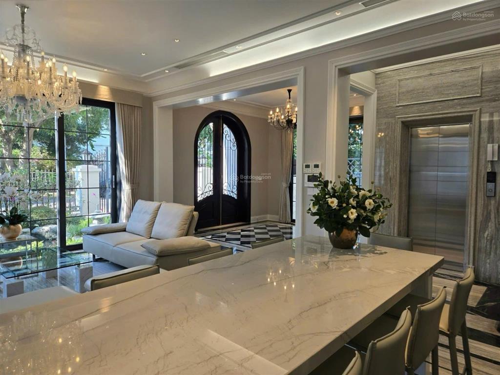 Bán bt phượng vinhomes riverside, full nội thất cao cấp mới 100% nhận nhà về ở luôn giá bán 95 tỷ