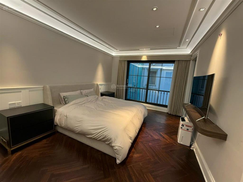 Bán bt phượng vinhomes riverside, full nội thất cao cấp mới 100% nhận nhà về ở luôn giá bán 95 tỷ