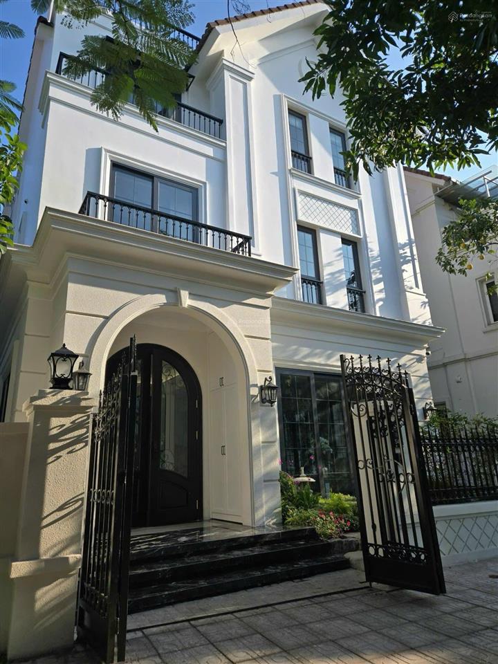 Bán bt phượng vinhomes riverside, full nội thất cao cấp mới 100% nhận nhà về ở luôn giá bán 95 tỷ