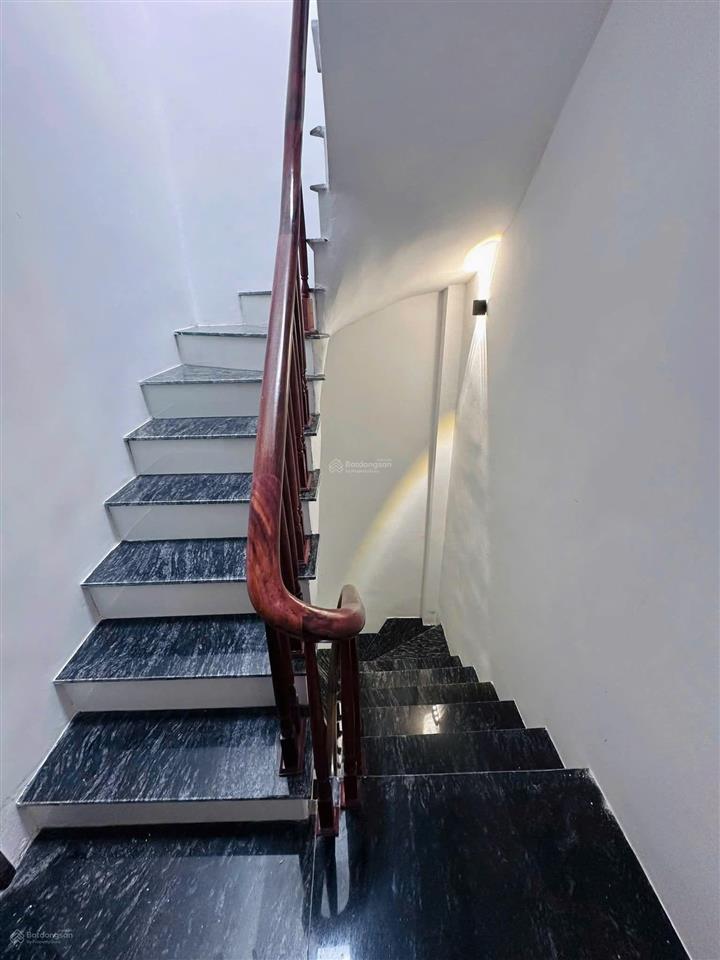 Bán nhà la phù 35m 5 tầng ô tô đỗ cổng chỉ 5,x tỷ