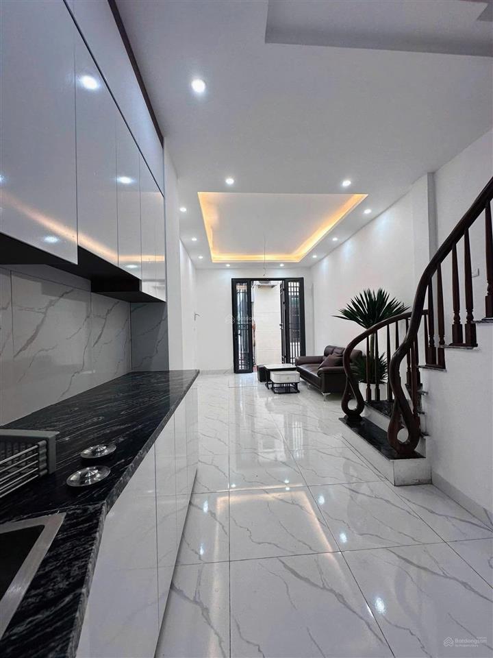 Bán nhà la phù 35m 5 tầng ô tô đỗ cổng chỉ 5,x tỷ