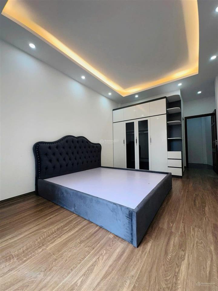 Bán nhà la phù 35m 5 tầng ô tô đỗ cổng chỉ 5,x tỷ