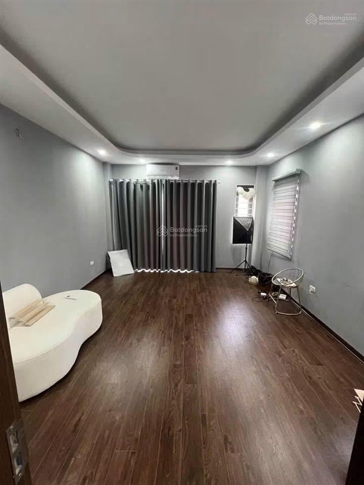 5,3 tỷ sở hữu ngay nhà lô góc tại la phù diện tích 35m. nhà 5 tầng hiện đại. căn góc