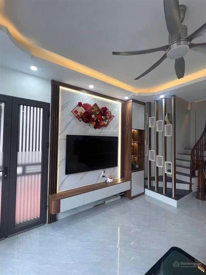 5,3 tỷ sở hữu ngay nhà lô góc tại la phù diện tích 35m. nhà 5 tầng hiện đại. căn góc