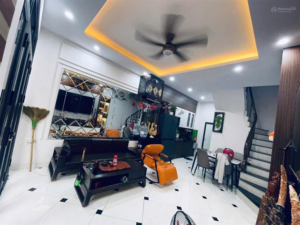 Nhà đẹp ngãi cầu an khánh | full nội thất | chỉ 4,x tỷ
bạn chỉ cần mang quần áo đến ở!