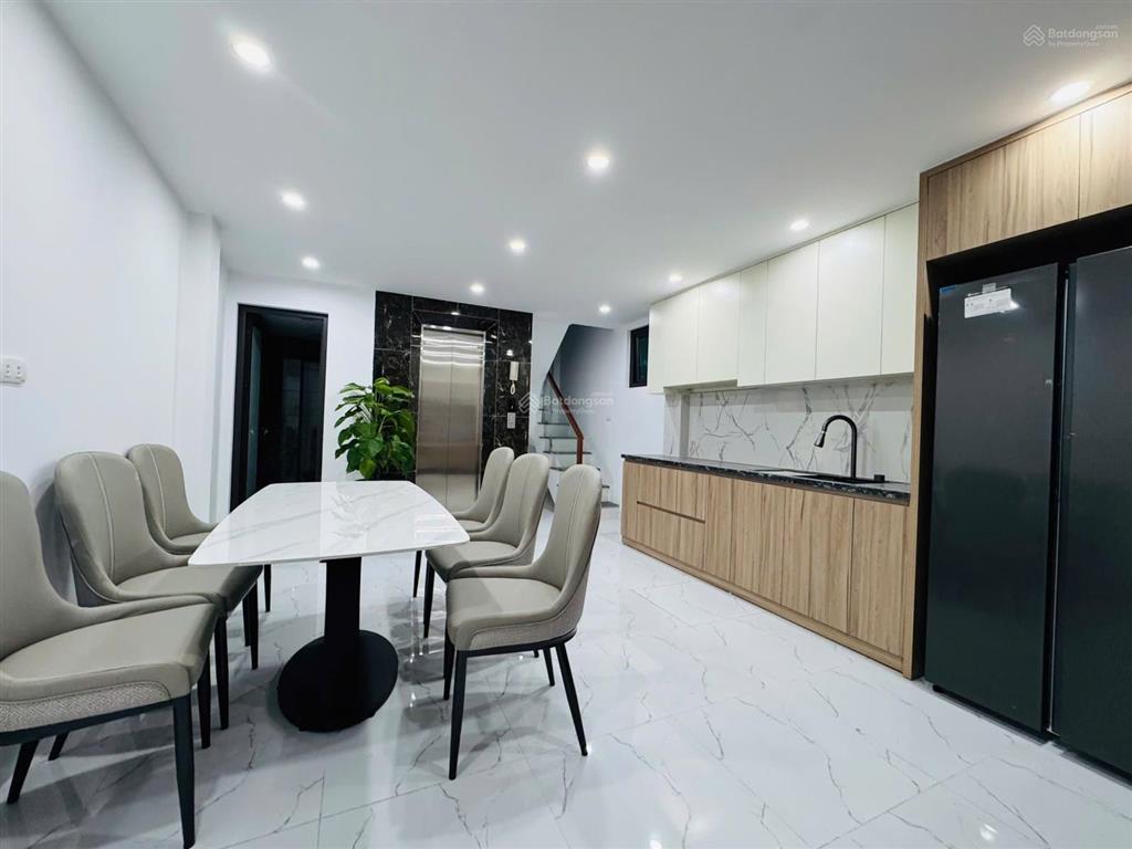 Cầu cốc tây mỗ 6 tầng 32m2  thang máy  oto đỗ cổng 6,x tỷ ngõ trước nhà 2m, 10m ra ô tô tránh