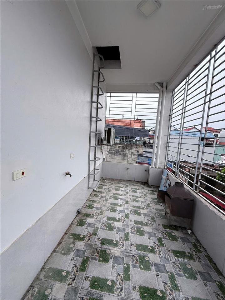 Căn góc 3 tầng  48,5m2  4pn  2 ô tô tránh  tiền phong  mê linh cũ  kinh doanh đẹp  chỉ 4 tỷ