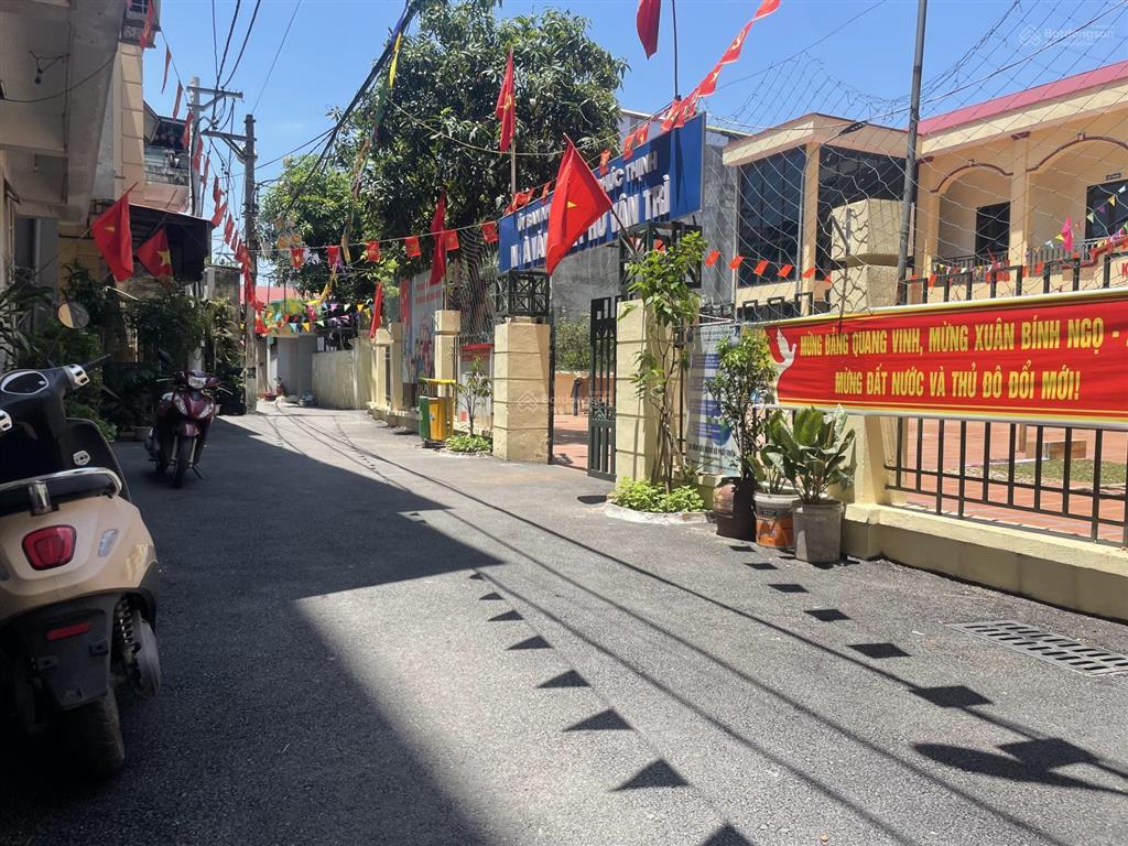 Hàng hiếm trung tâm vân nội đông anh cũ45m sẵn nhà ở luôn vài bước chân ra phố kd nhỉnh 3 tỷ