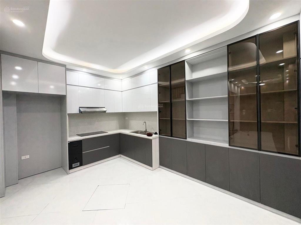 Bán nhà bằng liệt, hoàng mai, 55m2, 5t, 6n, 9.2 tỷ (ctl), ô tô, kinh doanh, gần phố
