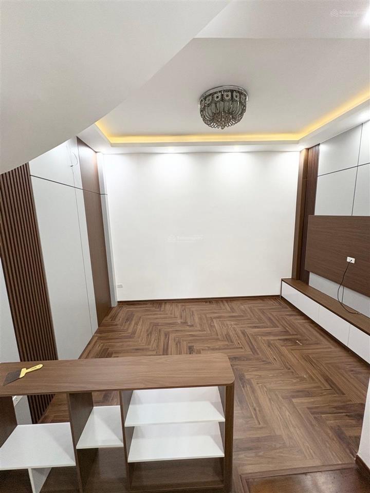 Bán nhà bằng liệt, hoàng mai, 55m2, 5t, 6n, 9.2 tỷ (ctl), ô tô, kinh doanh, gần phố