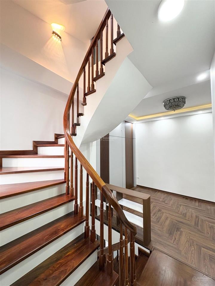 Bán nhà bằng liệt, hoàng mai, 55m2, 5t, 6n, 9.2 tỷ (ctl), ô tô, kinh doanh, gần phố