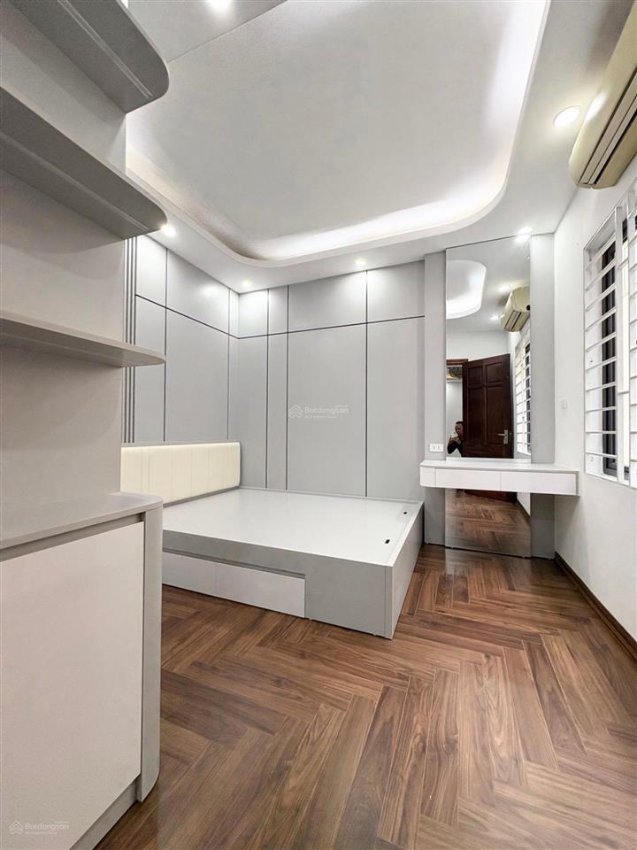 Bán nhà bằng liệt, hoàng mai, 55m2, 5t, 6n, 9.2 tỷ (ctl), ô tô, kinh doanh, gần phố