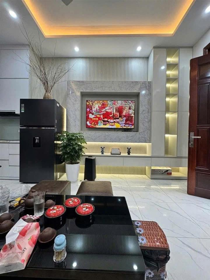 Bán nhà bằng liệt, hoàng mai, ô tô gần, nở hậu, mt 4m, 33m2, 7,35 tỷ