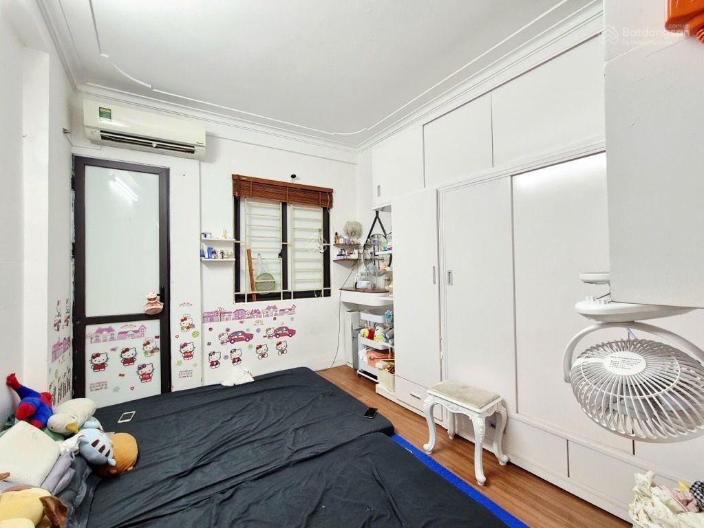 Bán nhà định công thượng, hoàng mai, 5 tầng, ô tô gần, 32m2, 6.7 tỷ(ctl)