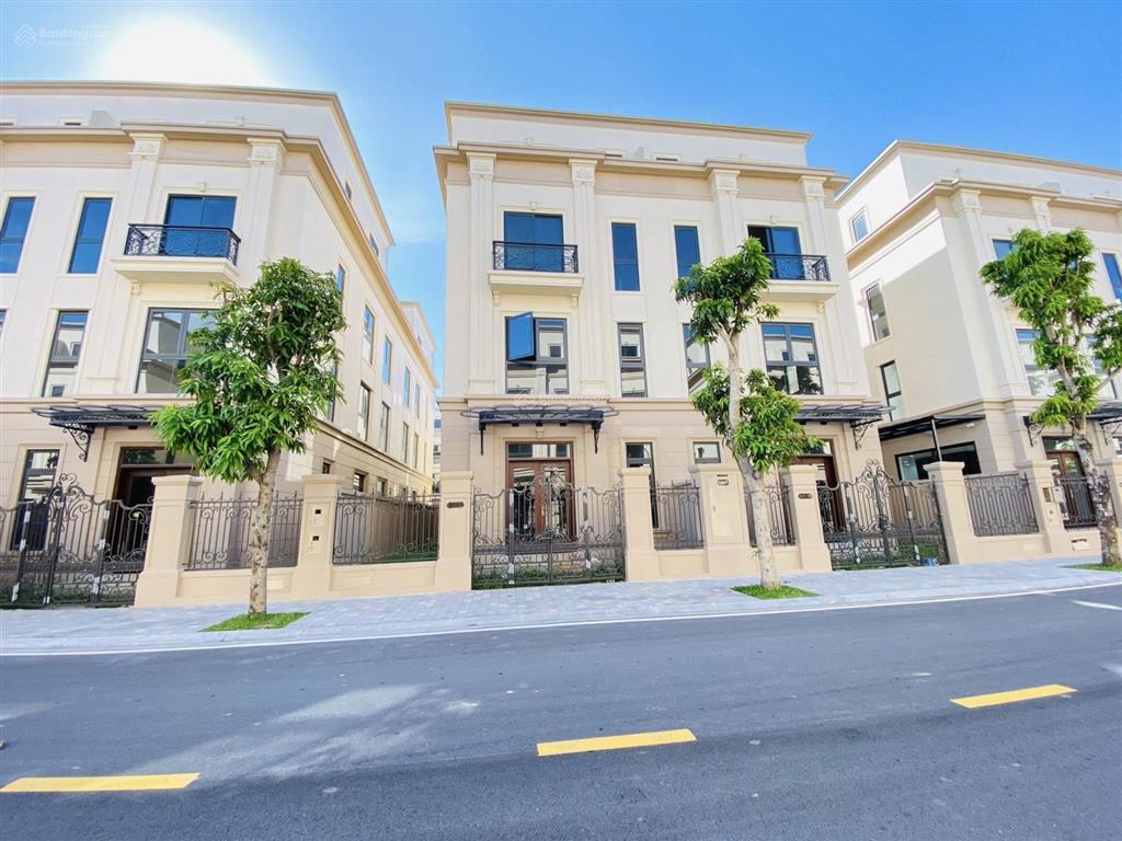Bán nhà đường hoàng gia 4, vinhomes cổ loa. hướng đn, sát công viên pearl park. giá 23 tỷ