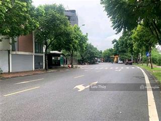 Bán tòa nhà mặt phố lâm hạ long biên 135 tỷ 280m2 6t mt 20m thang máy lô góc kinh doanh hầm 3 mặt