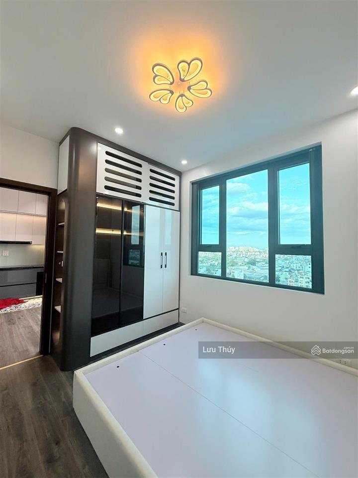 Bán chung cư ngõ 67 đức giang long biên 4,98 t.ỷ dt 72m2 2ngủ + 2wc full nội thất đẹp.