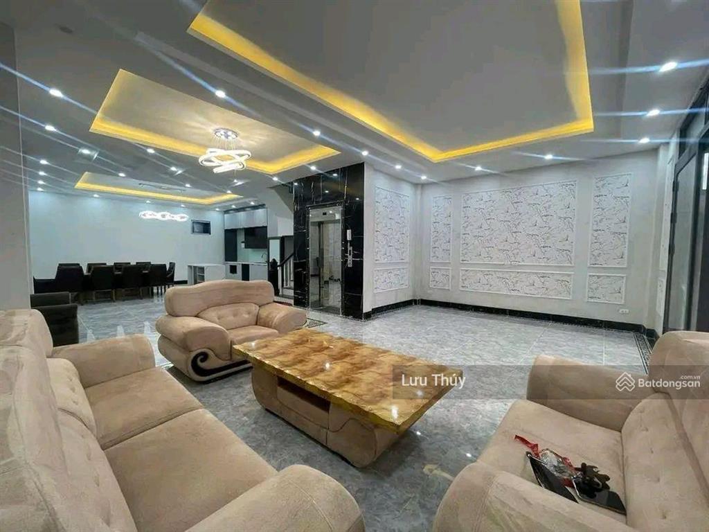 Bán nhà phố nguyễn văn cừ long biên 30 tỷ dt 135m2 mt 8m 5t thang máy ô tô kinh doanh gần phố.