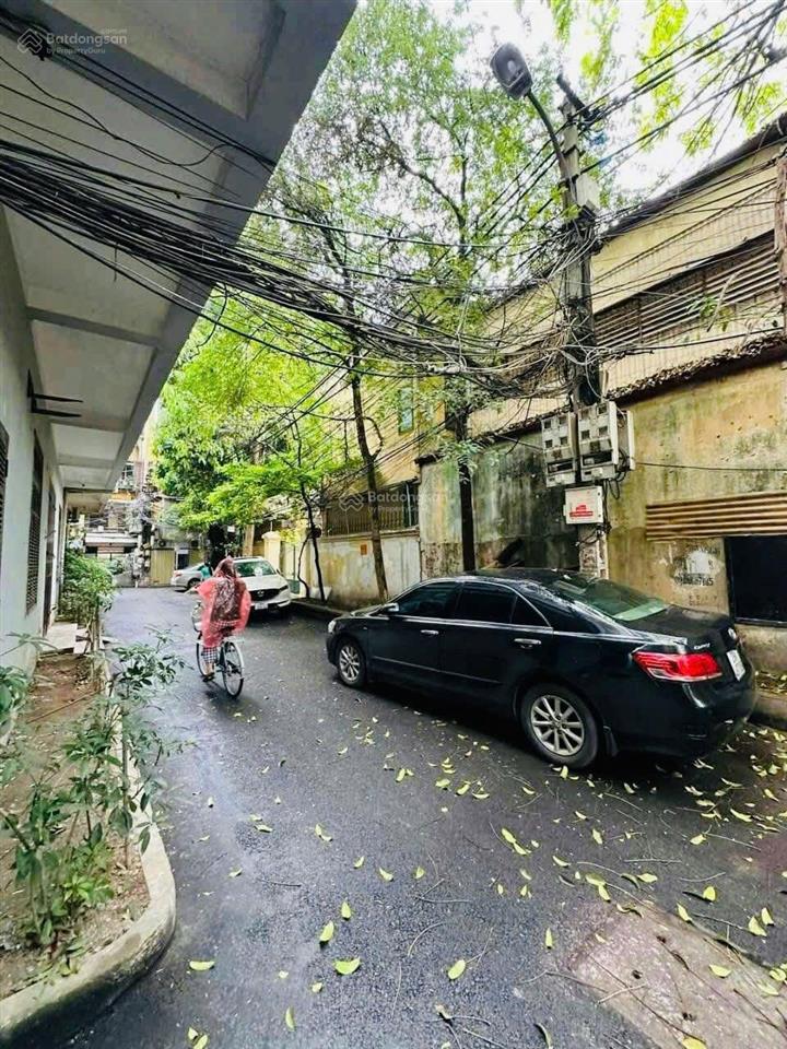 Cho thuê nhà ngõ 62 nguyễn chí thanh. đối diện đại học luật hà nội. 65m x 5 tầng. nội thất đầy đủ.