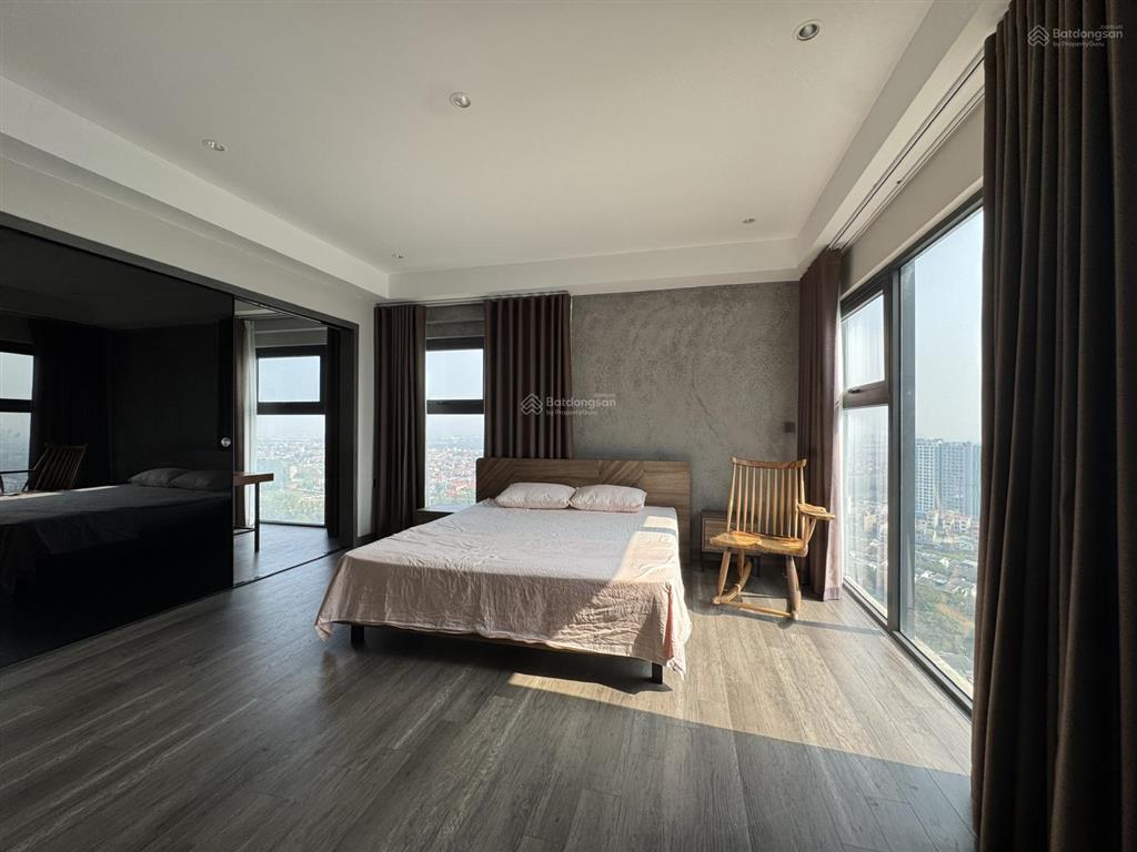 Căn hộ thang máy riêng, sân vườn 30m2, view ecopark 270 độ, 216m2 4 pn 3wc cực hiếm park premium