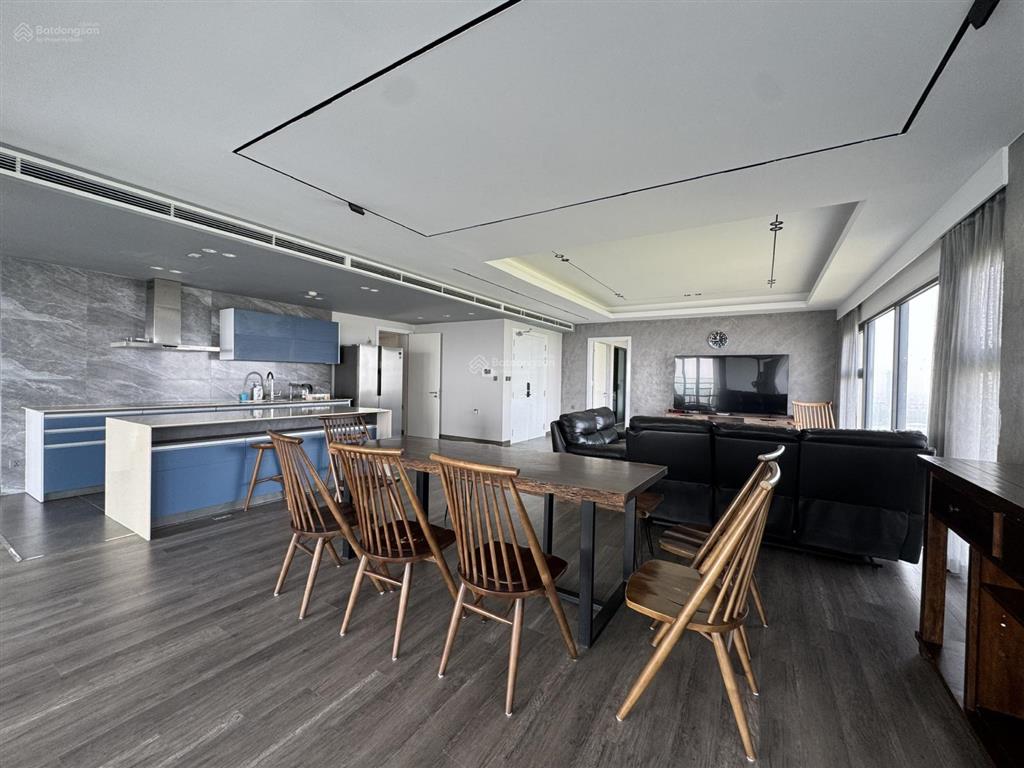 Căn hộ thang máy riêng, sân vườn 30m2, view ecopark 270 độ, 216m2 4 pn 3wc cực hiếm park premium