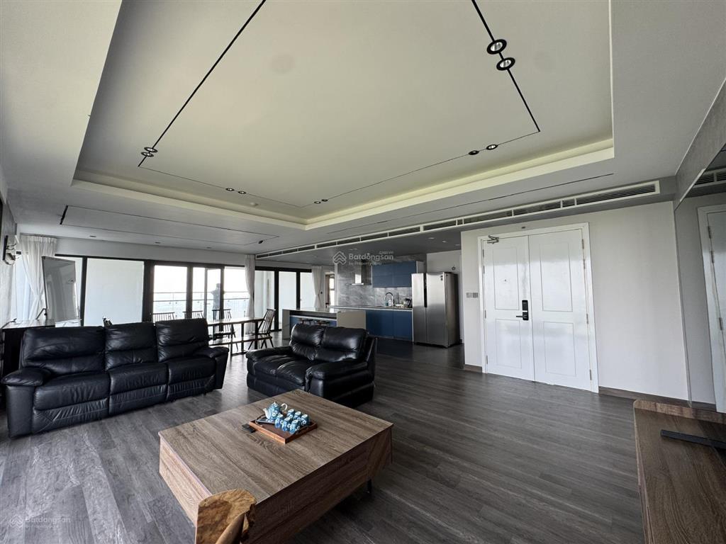 Căn hộ thang máy riêng, sân vườn 30m2, view ecopark 270 độ, 216m2 4 pn 3wc cực hiếm park premium