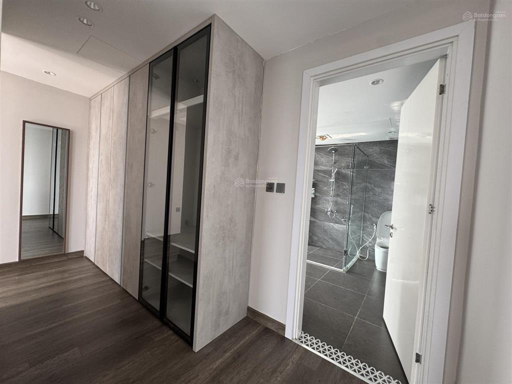 Căn hộ thang máy riêng, sân vườn 30m2, view ecopark 270 độ, 216m2 4 pn 3wc cực hiếm park premium
