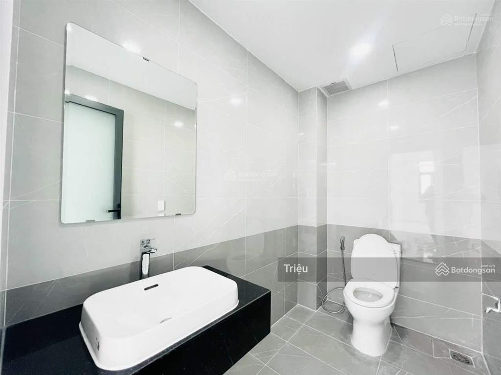 Cho thuê nhà tại đường hoàng việt, tân bình, 600m2