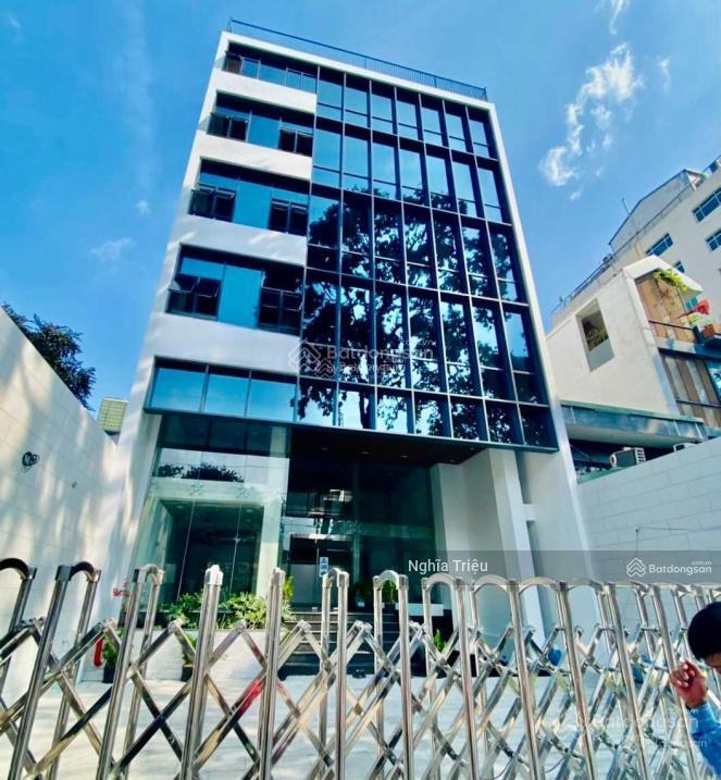 Tòa nhà mặt tiền đường quang trung 10x30m hầm 5 lầu cho thuê