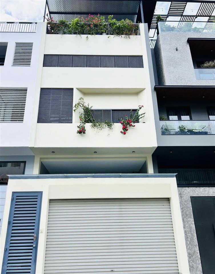 Bán nhà đường hồng hà, diện tích 5x20m, trệt 3 lầu