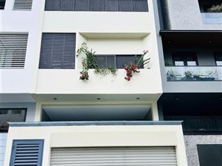 Bán nhà đường hồng hà, diện tích 5x20m, trệt 3 lầu