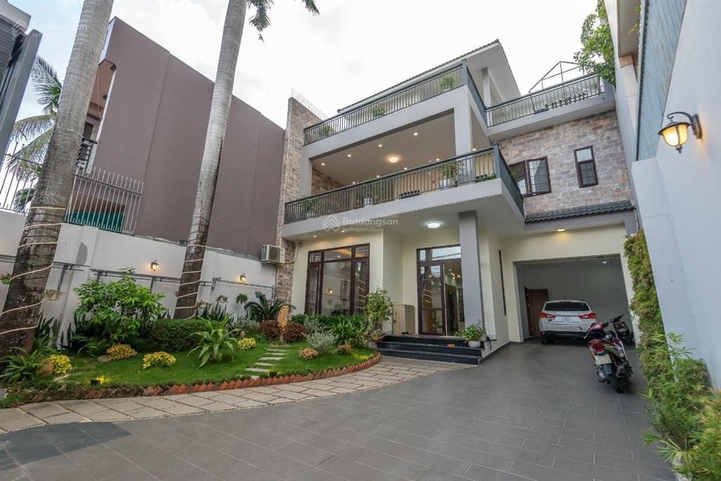 Villa đường nam kỳ khởi nghĩa diện tích 10x30m trệt 2 lầu cho thuê