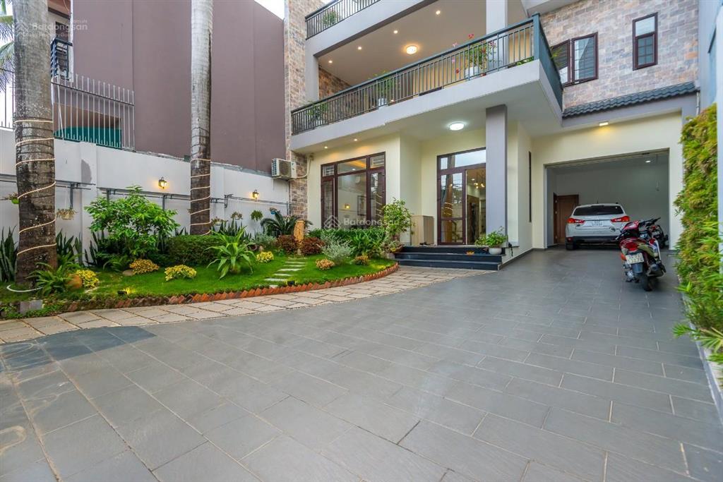 Villa đường nam kỳ khởi nghĩa diện tích 10x30m trệt 2 lầu cho thuê