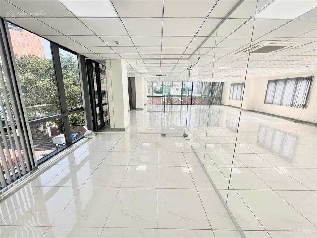 Tòa nhà mặt tiền đường cộng hòa, diện tích 8x30m, hầm 6 tầng, cho thuê