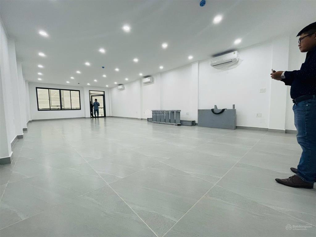 Nhà mặt tiền đường nguyễn minh hoàng khu k300, diện tích 6x20m, hầm 5 tầng cho thuê