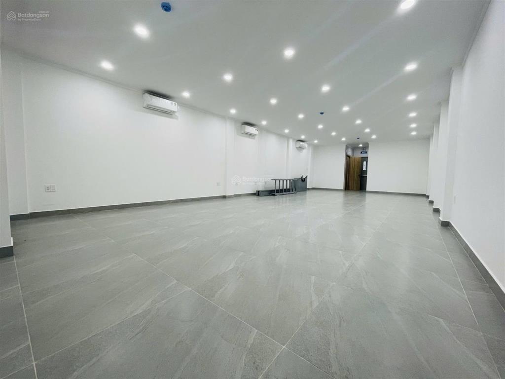 Nhà mặt tiền đường nguyễn minh hoàng khu k300, diện tích 6x20m, hầm 5 tầng cho thuê