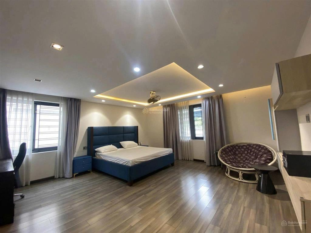 Nhà mặt tiền đường hoa mai diện tích 8x18m hầm trệt 2 lầu cho thuê
