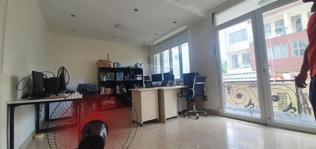 Nhà đường yên thế diện tích 6x20m trệt 3 lầu cho thuê