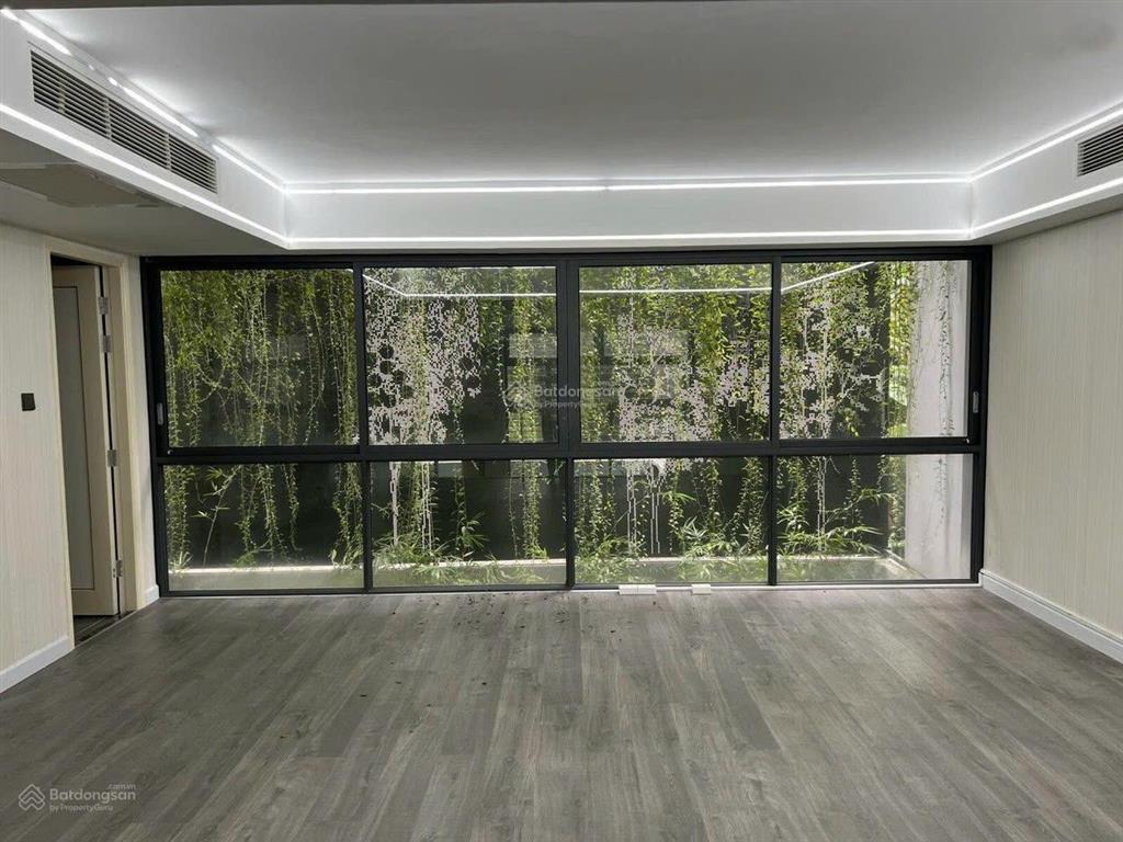 Nhà đường lê văn sỹ diện tích 7x25m trệt 3 lầu cho thuê
