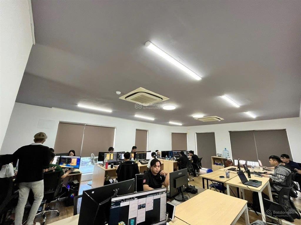 Nhà đường phạm ngọc thạch diện tích 7x20m hầm trệt 3 lầu cho thuê