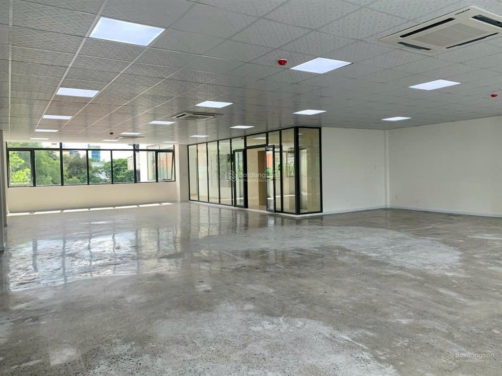 Nhà khu tân định diện tích 8x20m hầm trệt 4 lầu cho thuê