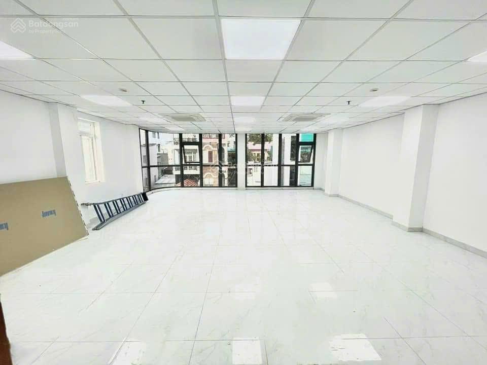 Tòa nhà đường nguyễn văn trỗi diện tích 6x20m hầm 5 tầng cho thuê