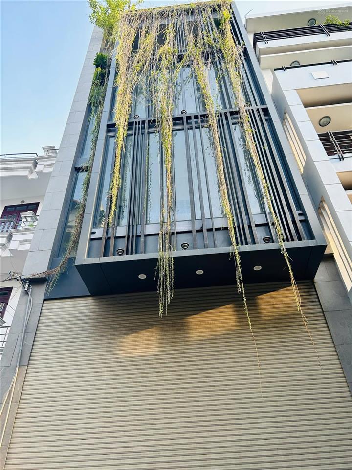 Tòa nhà đường nguyễn văn trỗi diện tích 6x20m hầm 5 tầng cho thuê