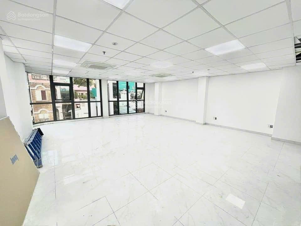 Tòa nhà đường nguyễn văn trỗi diện tích 6x20m hầm 5 tầng cho thuê
