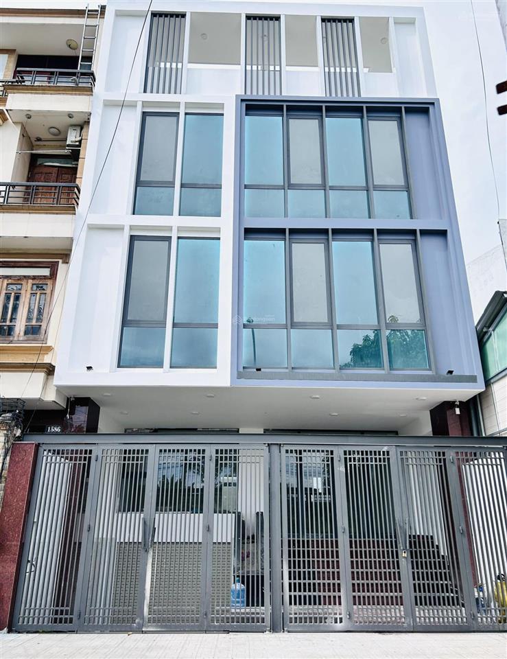 Tòa nhà mặt tiền đường bạch đằng khu sân bay, diện tích 8x20m, hầm 4 tầng cho thuê