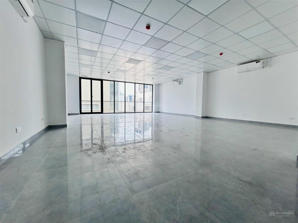 Tòa nhà mặt tiền đường nguyễn văn trỗi diện tích 10x25m hầm trệt 5 lầu cho thuê